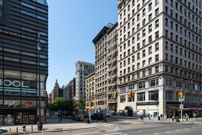 74 5th Ave in New York, NY - Building Photo - Building Photo