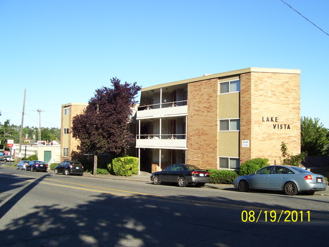 Lake Vista in Seattle, WA - Building Photo - Building Photo