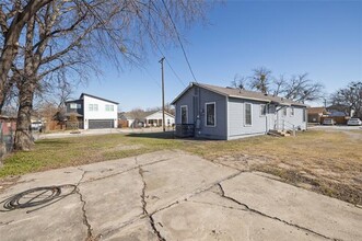 1300 Dreiss St in Fort Worth, TX - Building Photo - Building Photo