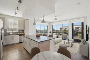 Morada Plano in Plano, TX - Building Photo