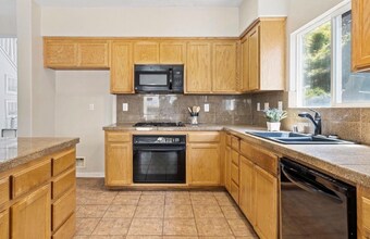 3957 Chateau Ln in Tracy, CA - Foto de edificio - Building Photo