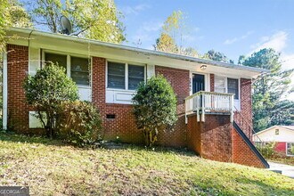 3990 Rutgers Dr SW in Atlanta, GA - Building Photo - Building Photo