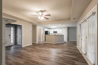 173 Revolutionary Dr in Hampton, GA - Foto de edificio - Building Photo