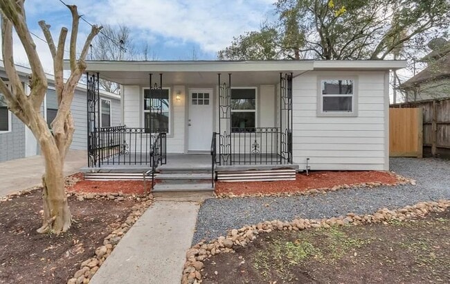 property at 1202 Common Park Dr