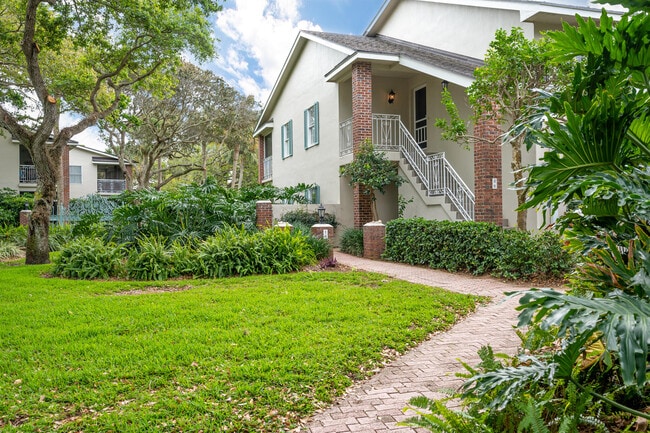 101 Park Shores Cir in Indian River Shores, FL - Building Photo - Building Photo