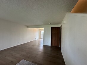 228 Phelps St in Silverton, OR - Foto de edificio - Building Photo