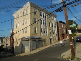 142-144 Beech St in Yonkers, NY - Building Photo