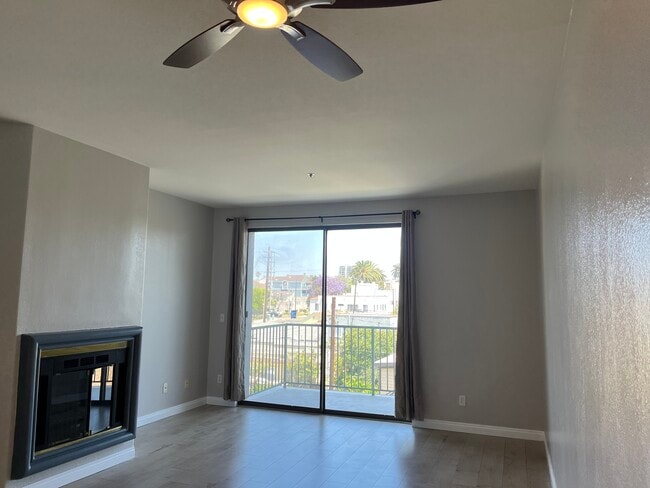 555 Maine Ave, Unit 311 in Long Beach, CA - Foto de edificio - Building Photo