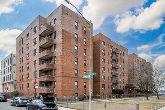 2850 Ocean Parkway in New York, NY - Building Photo - Building Photo