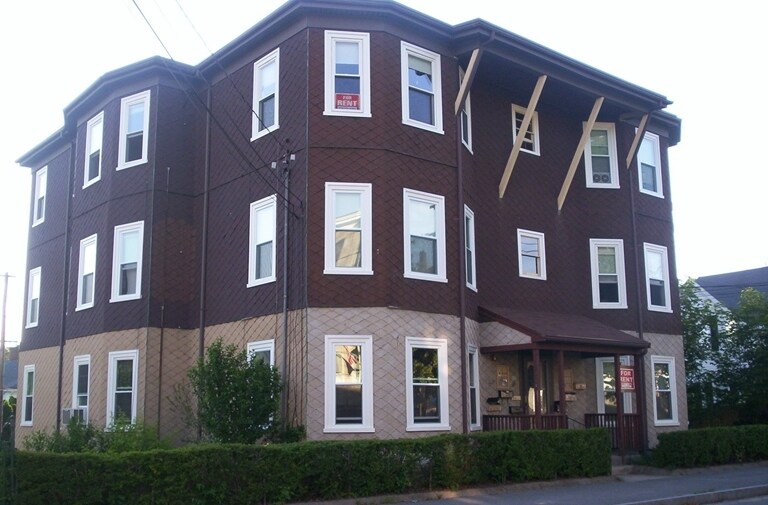 38 Sawtell Ave in Brockton, MA - Building Photo