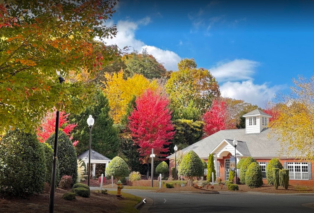 Providence Pointe in Winston-Salem, NC - Foto de edificio