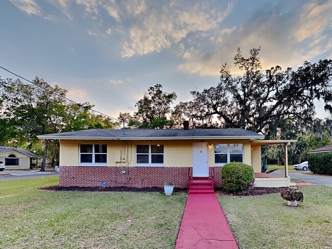 property at 136 Thompson Ave