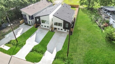 932 South Ln in Houston, TX - Building Photo - Building Photo