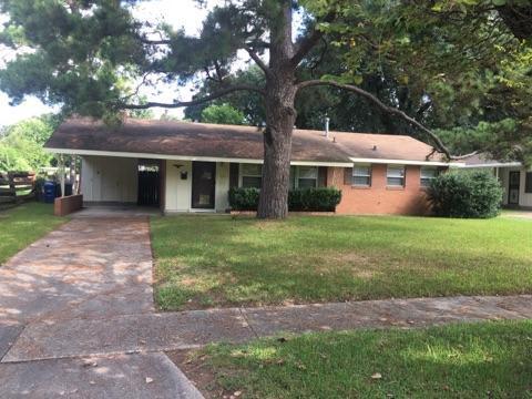property at 834 Natchez St