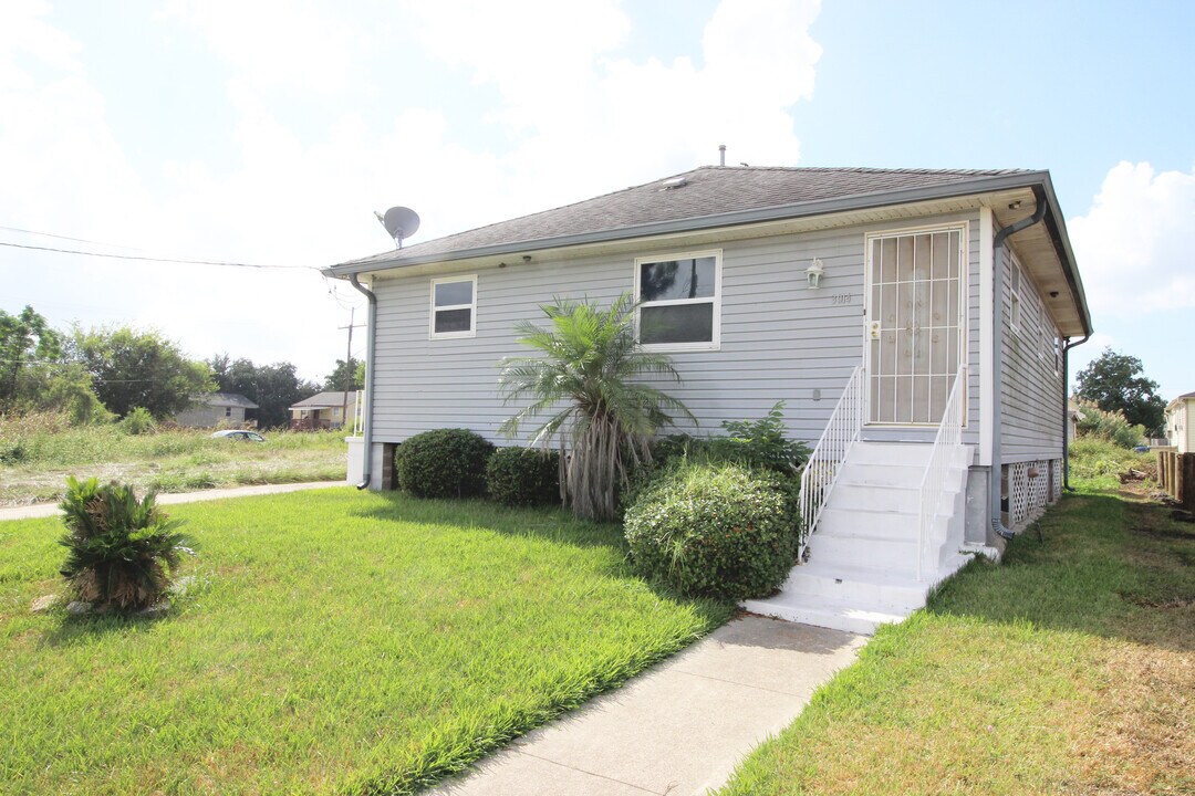 3014 Metropolitan St in New Orleans, LA - Foto de edificio