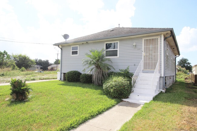 property at 3014 Metropolitan St