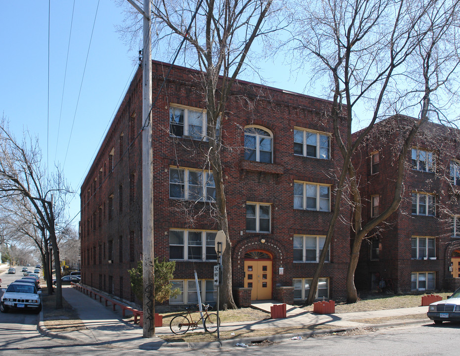 2601/05 Fremont Ave S in Minneapolis, MN - Foto de edificio