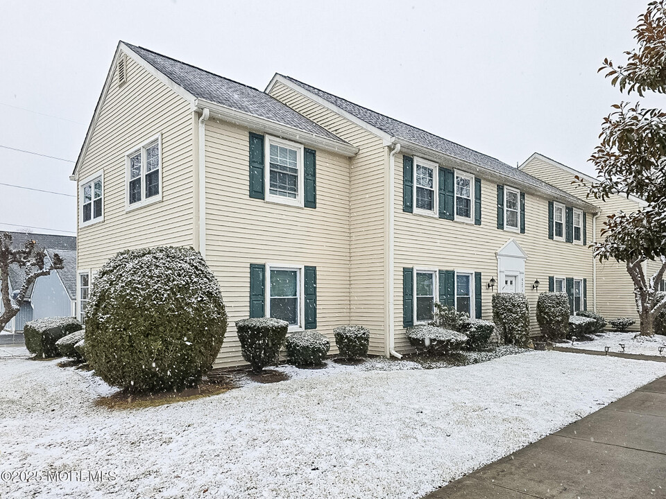 271B Old Nassau Rd in Monroe Township, NJ - Building Photo