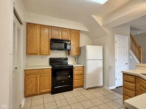 8272 Enclave Blvd in Fishers, IN - Building Photo - Building Photo