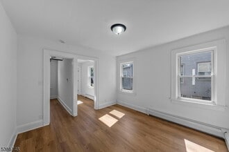 330 Evona Ave in Plainfield, NJ - Building Photo - Building Photo