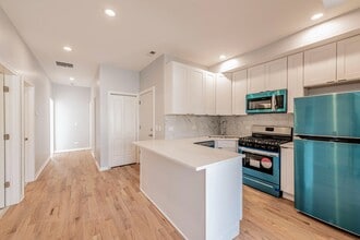 1020 W Ainslie St in Chicago, IL - Building Photo - Building Photo