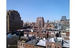 222 W 14th St in New York, NY - Building Photo
