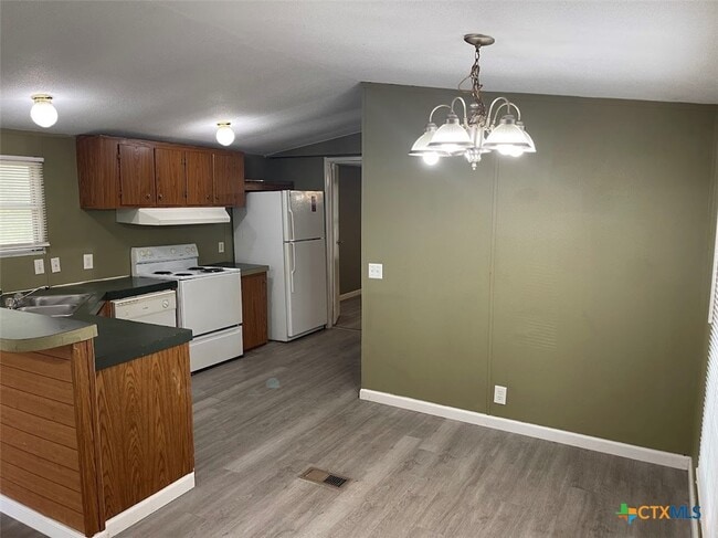 property at 122 Sonnyland Dr