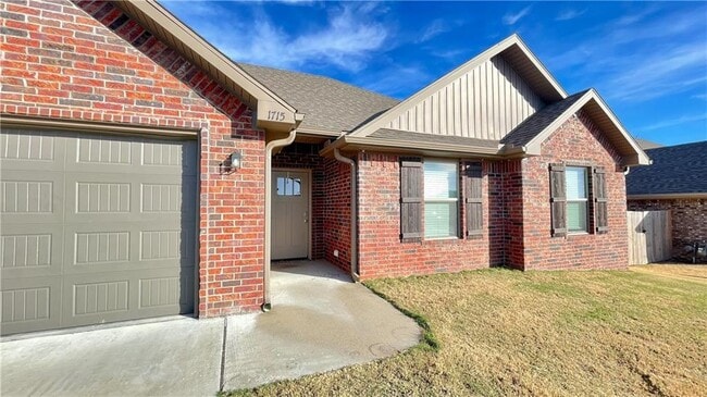 1715 Charismatic Dr in Prairie Grove, AR - Building Photo - Building Photo