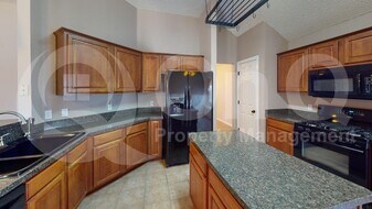 437 Dove Ln in Fort Worth, TX - Building Photo