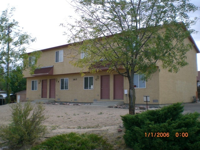 1815 Montezuma in Pueblo, CO - Foto de edificio