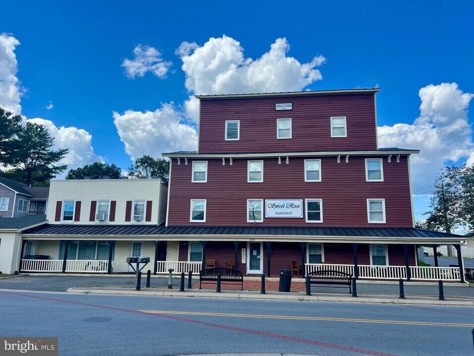 201 N 23rd St in Purcellville, VA - Building Photo
