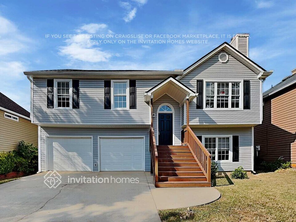 4206 Morning Dew Dr in Powder Springs, GA - Building Photo
