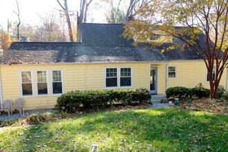 2451 Lyndhurst Ave in Winston-Salem, NC - Building Photo - Building Photo