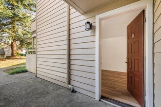 14200 171st Ave NE in Woodinville, WA - Building Photo - Building Photo