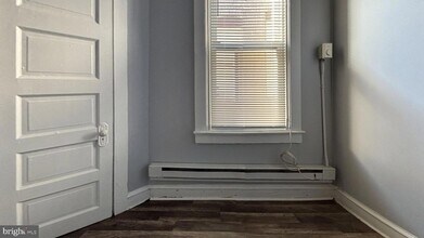 1908 S 65th St in Philadelphia, PA - Foto de edificio - Building Photo