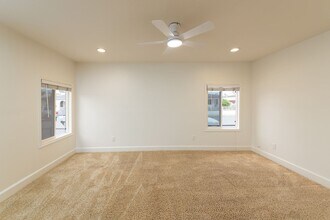 1515 E Higgins St in Oceanside, CA - Building Photo - Building Photo