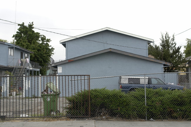 1184 78th Ave in Oakland, CA - Foto de edificio - Building Photo