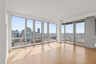 75 Park Ln S in Jersey City, NJ - Building Photo - Building Photo