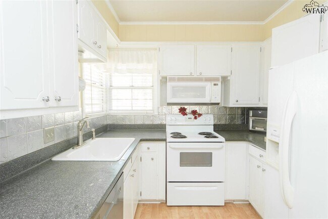 2415 Ellingham in Wichita Falls, TX - Building Photo - Building Photo