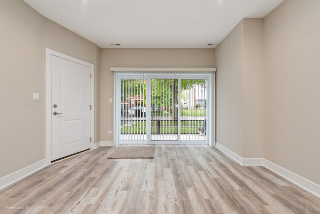 6335 S Ellis Ave in Chicago, IL - Building Photo - Building Photo