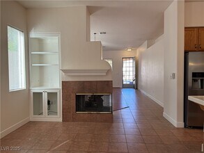 10137 Crest Brook Pl in Las Vegas, NV - Building Photo - Building Photo