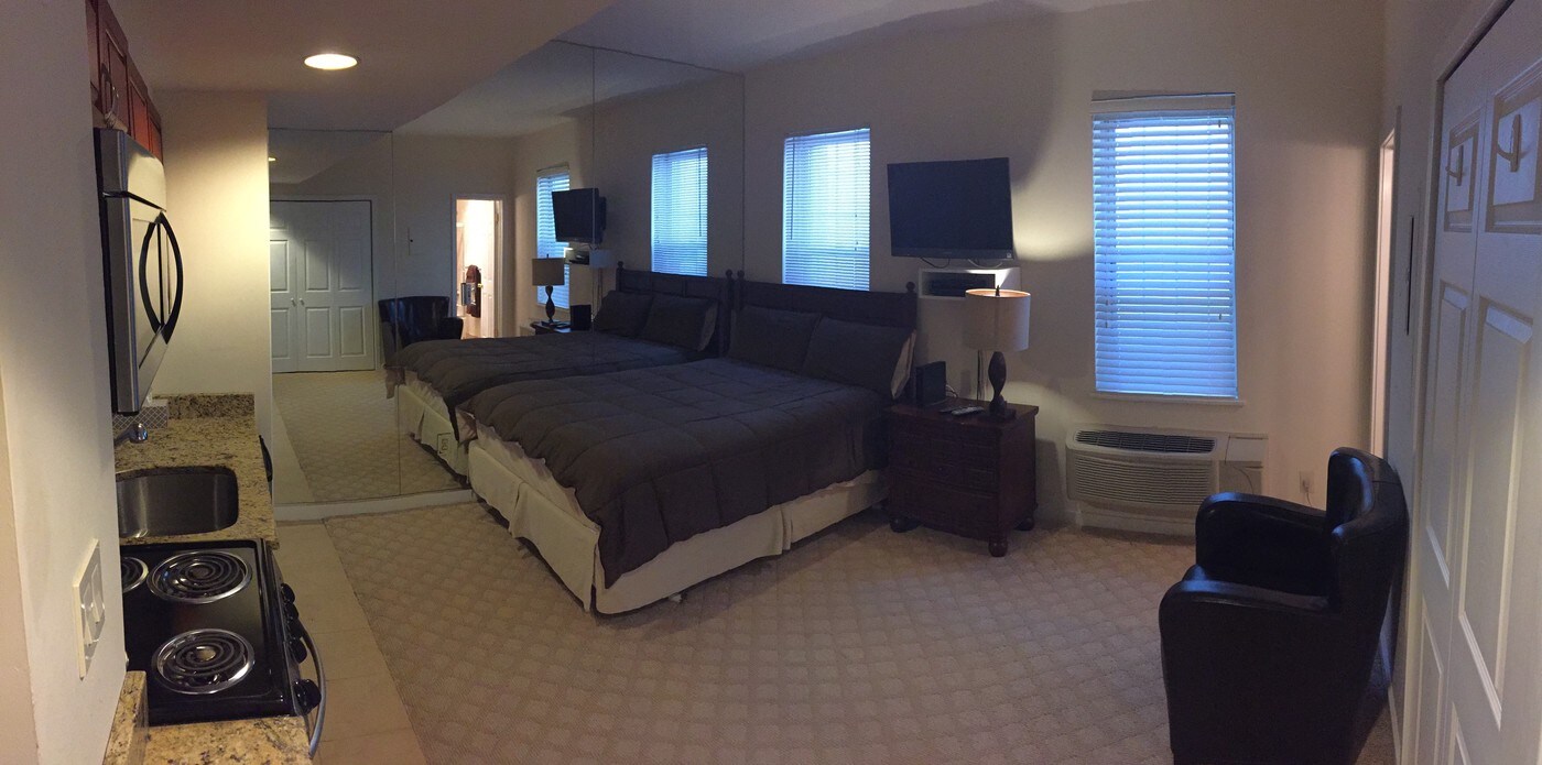 2117 N St NW in Washington, DC - Building Photo