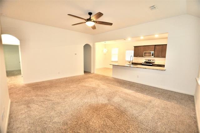 8405 Smokey Creek Pass in Fort Worth, TX - Building Photo - Building Photo