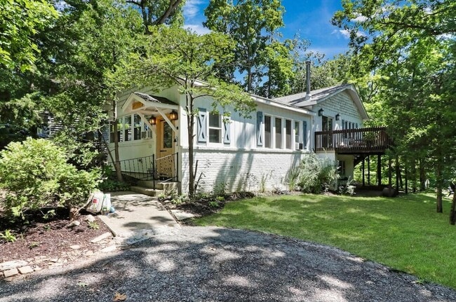 property at 543 Oakwood Trail