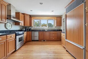 17 Gilbert St, Unit 2 in Newton, MA - Building Photo