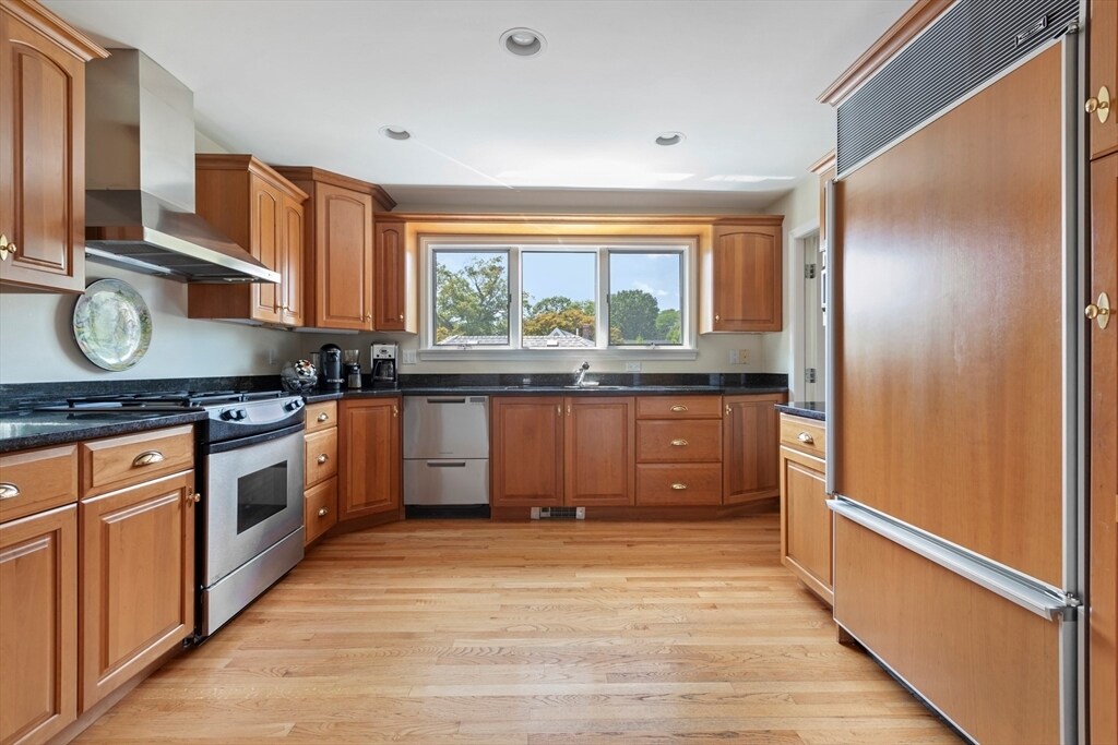 17 Gilbert St, Unit 2 in Newton, MA - Building Photo