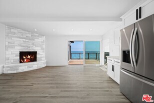 25154 Malibu Rd in Malibu, CA - Building Photo