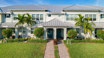 1240 Eucalyptus Dr, Unit 4 in Hollywood, FL - Building Photo