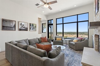 16447 Lake Loop in Austin, TX - Building Photo - Building Photo