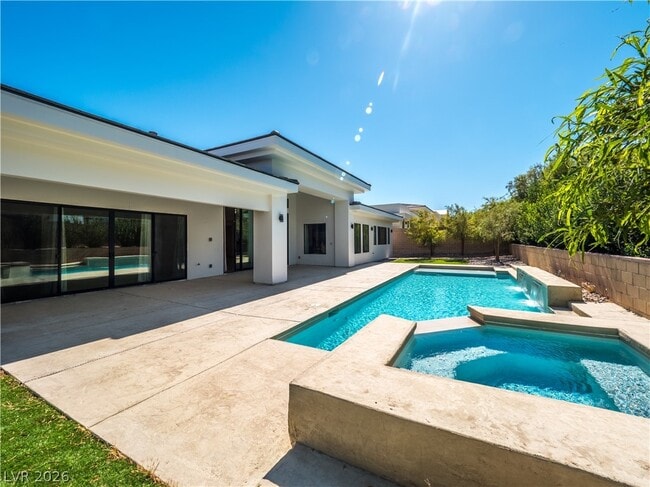 7447 Yonie Ct in Las Vegas, NV - Building Photo - Building Photo